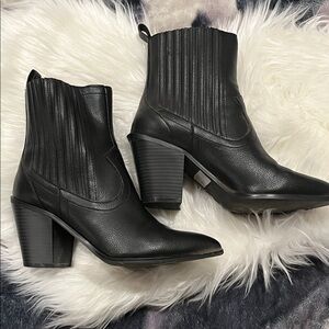Black Western Style Ankle Boots Size 40 (9) Only worn once!